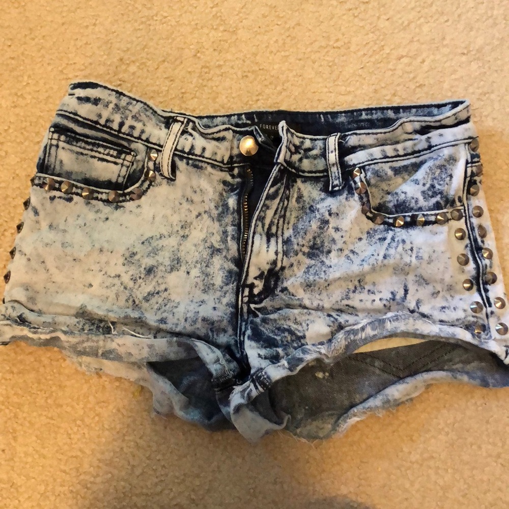funky patterned jean shorts with studs